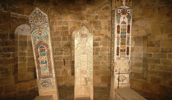 Мавзолей Эди Гумбез (15-го век) в Шемахе (Азербайджан),(фото: retlaw snellac).