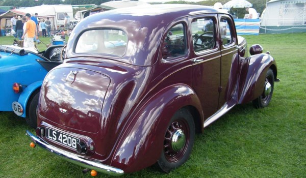 1938 Morris 10/4 series M Saloon.
