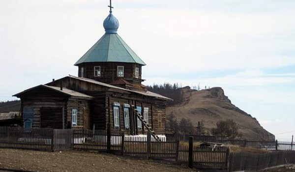 Деревянная церковь. Поселок Байкальское. 2010 год.