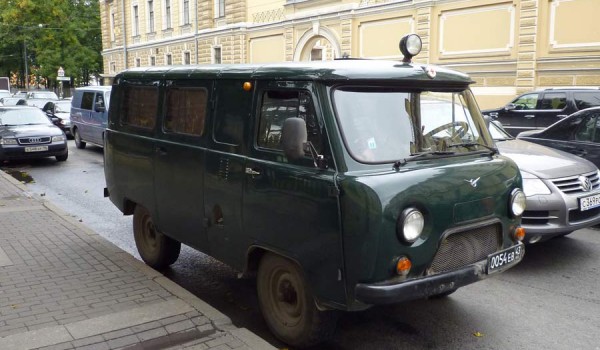 УАЗ-452.