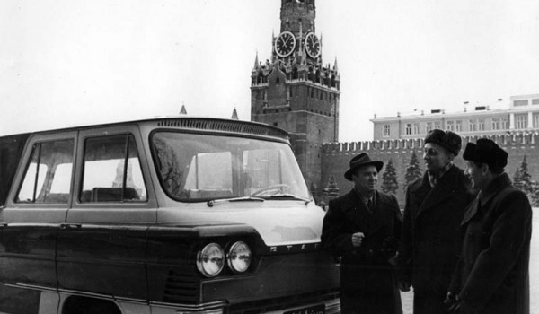 Микроавтобус «Старт», (слева направо) Геннадий Дьяченко, Алексей Иванов, Михаил Любонихер. Москва. 1962 год.